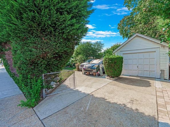 44 Saint Pauls Road S, Hempstead NY 11550