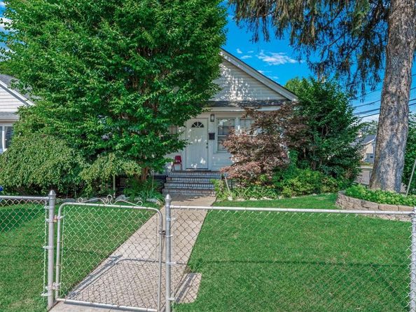 44 Saint Pauls Road S, Hempstead NY 11550