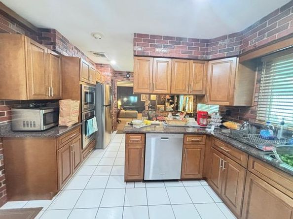 Undisclosed Address #892814, Copiague NY 11726