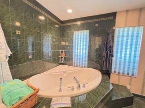 Undisclosed Address #892814, Copiague NY 11726