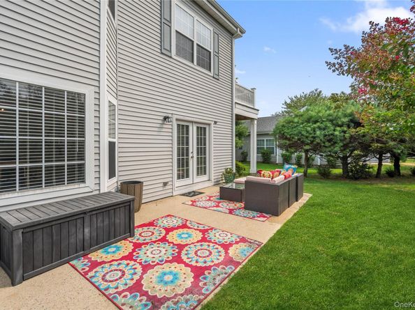493 Woodscreek Court, Moriches NY 11955