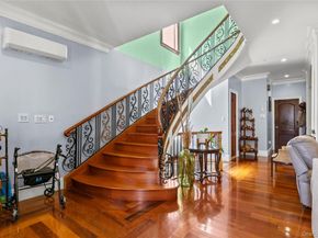 1011 Bay 24th Street, Far Rockaway NY 11691