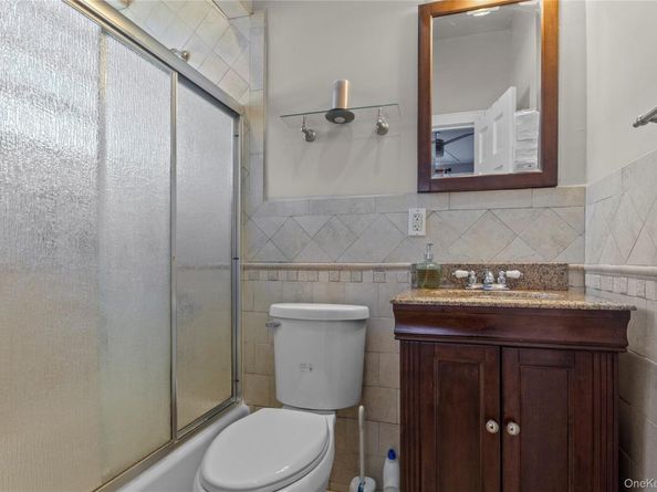 1011 Bay 24th Street, Far Rockaway NY 11691