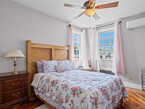 1011 Bay 24th Street, Far Rockaway NY 11691