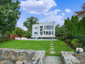 14 Old Colony Drive, Larchmont NY 10538