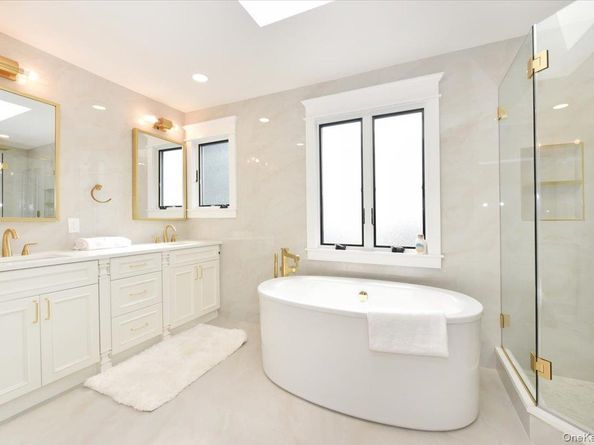 147 Norman Street, New Hyde Park NY 11040