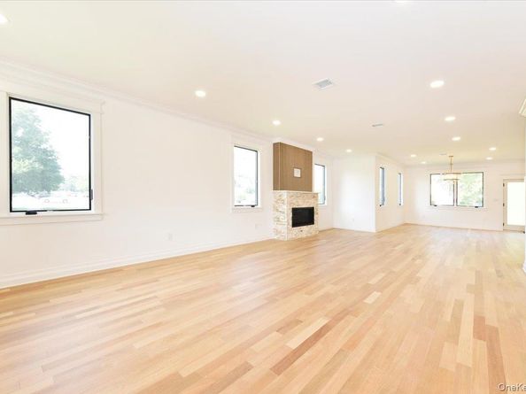 147 Norman Street, New Hyde Park NY 11040