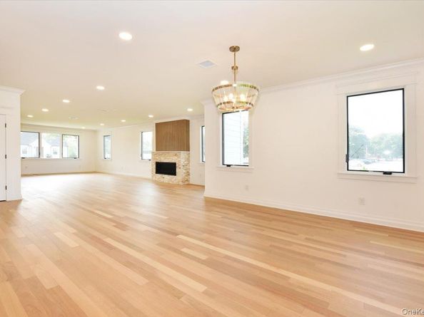 147 Norman Street, New Hyde Park NY 11040