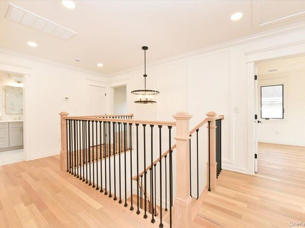 147 Norman Street, New Hyde Park NY 11040