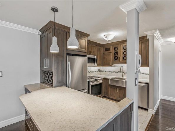 17-85 215th Street 5F, Bayside NY 11360