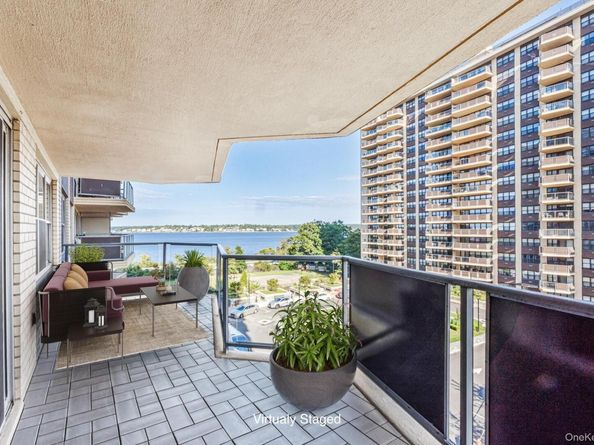 17-85 215th Street 5F, Bayside NY 11360