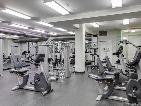 17-85 215th Street 5F, Bayside NY 11360