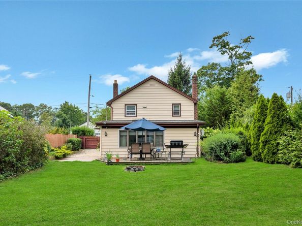 1044 Woodcrest Avenue, Riverhead NY 11901