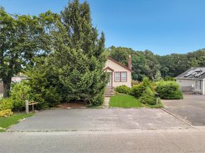 1044 Woodcrest Avenue, Riverhead NY 11901