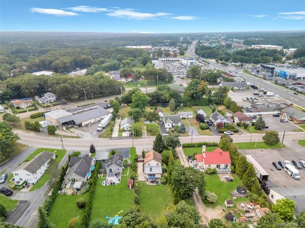 1044 Woodcrest Avenue, Riverhead NY 11901