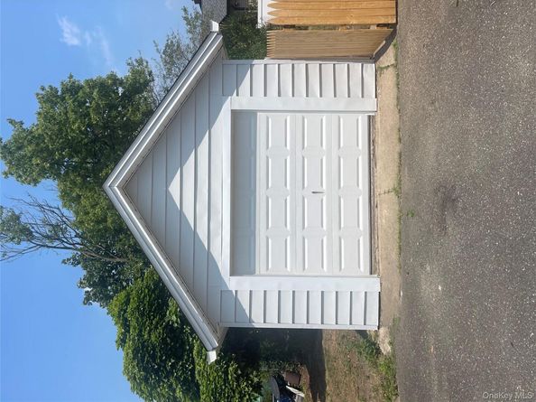 4 Hilton Street, Lynbrook NY 11563