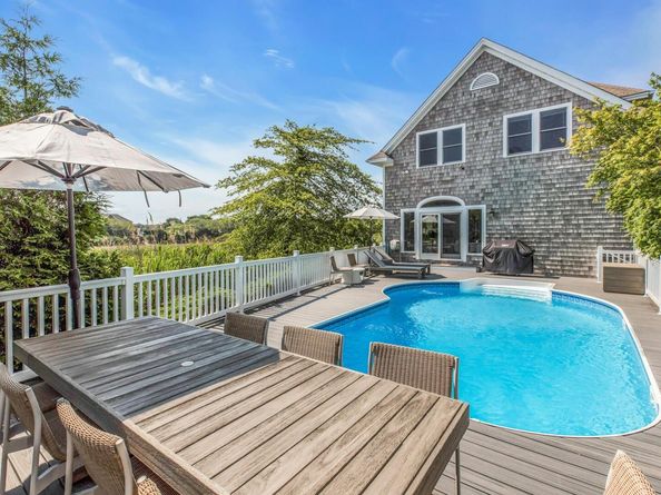 56 S Country Road, Westhampton NY 11977