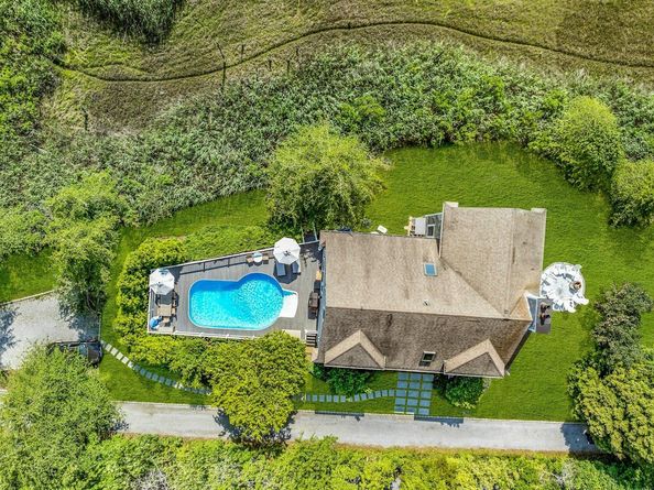 56 S Country Road, Westhampton NY 11977