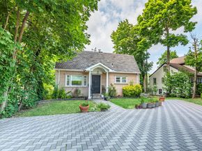 92 Manor Drive, Great Neck NY 11020