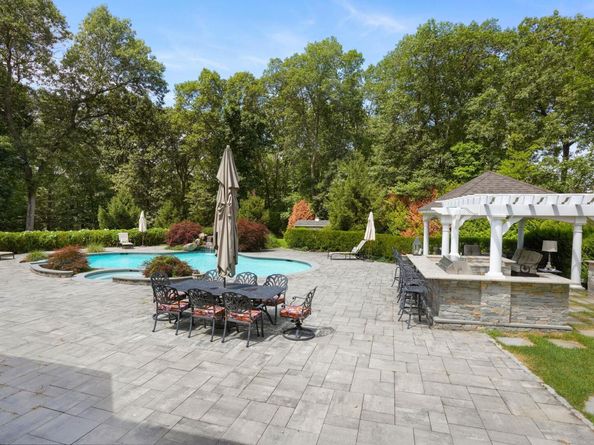 4 Hageman Court, Katonah NY 10536