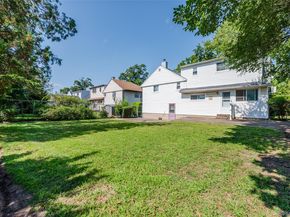 285 W Waukena Avenue, Oceanside NY 11572