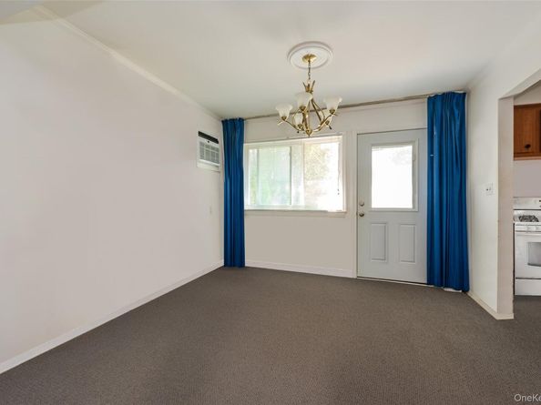 285 W Waukena Avenue, Oceanside NY 11572