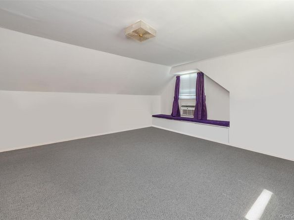 285 W Waukena Avenue, Oceanside NY 11572