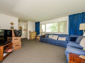 285 W Waukena Avenue, Oceanside NY 11572