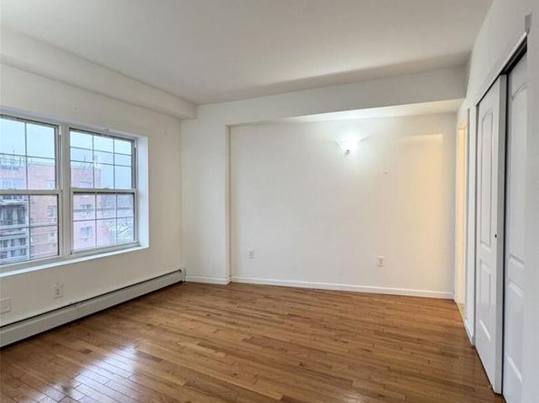 7166 Parsons Boulevard 6E, Fresh Meadows NY 11365