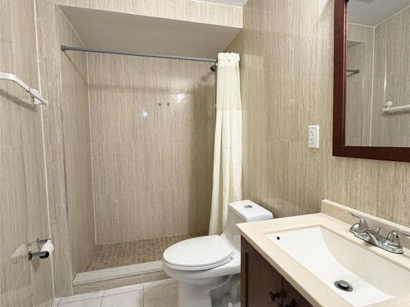 7166 Parsons Boulevard 6E, Fresh Meadows NY 11365