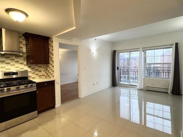7166 Parsons Boulevard 6E, Fresh Meadows NY 11365