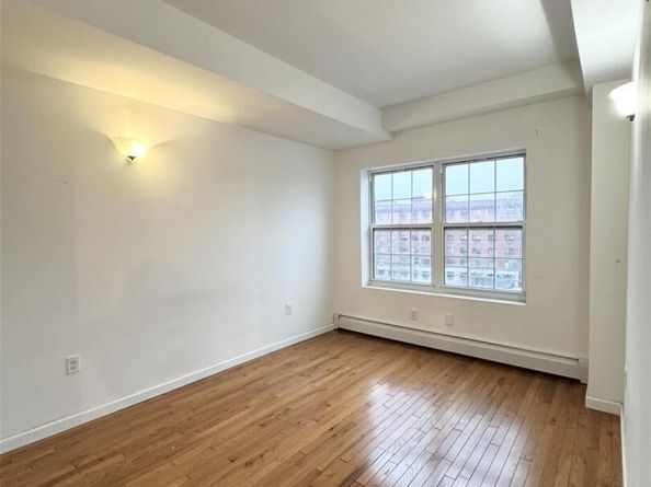 7166 Parsons Boulevard 6E, Fresh Meadows NY 11365