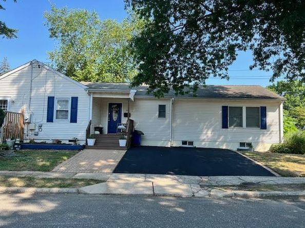 301 Laurel Court, Northport NY 11768