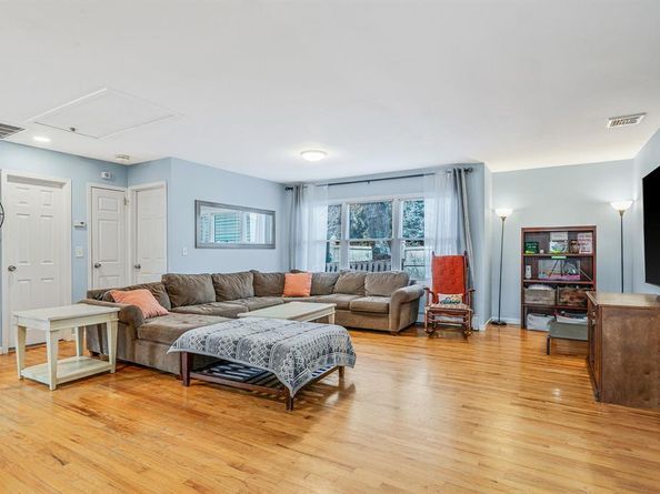 301 Laurel Court, Northport NY 11768
