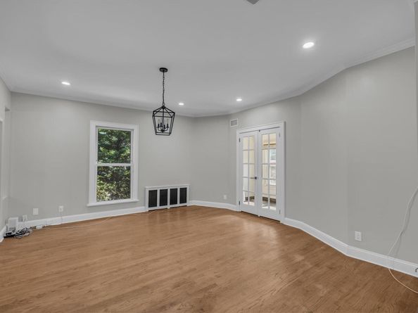 643 Deer Park Avenue, Babylon NY 11702