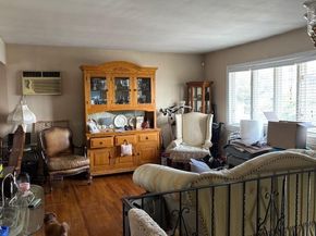 68 Knoll Street, Lindenhurst NY 11757