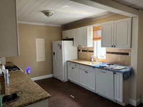 68 Knoll Street, Lindenhurst NY 11757
