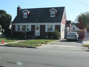 138 Manor Parkway, Uniondale NY 11553