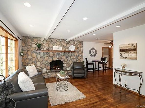 11 Craig Drive, South Huntington NY 11746