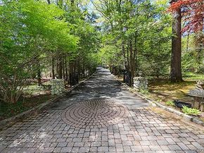 11 Craig Drive, South Huntington NY 11746
