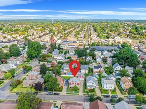 236 Jackson Avenue, Mineola NY 11501