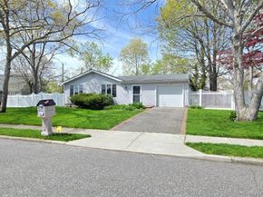 32 Plaza Lane, Selden NY 11784