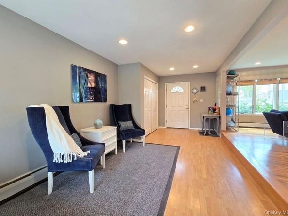 32 Plaza Lane, Selden NY 11784