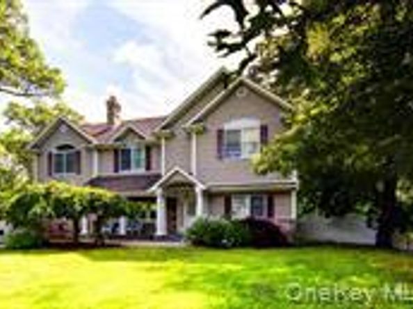 97 Chestnut Street, Mount Sinai NY 11766