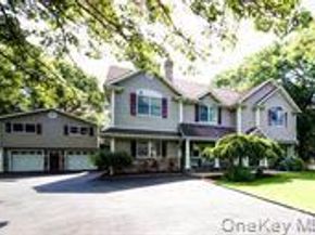 97 Chestnut Street, Mount Sinai NY 11766