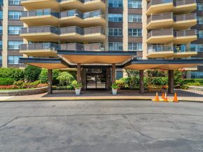 17-85 215th Street 14D, Bayside NY 11360