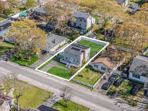 18 Pennwood Drive, Mastic Beach NY 11951