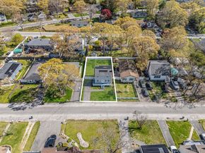 18 Pennwood Drive, Mastic Beach NY 11951