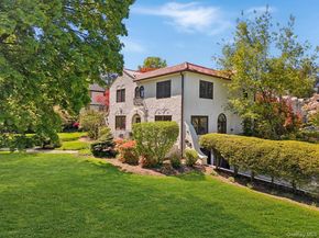 62 Broadfield Road, New Rochelle NY 10804