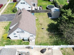 6 Mead Lane, Westbury NY 11590